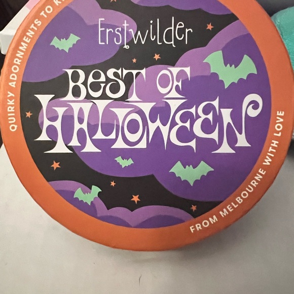 Erstwilder Not So Wicked acrylic brooch - Picture 3 of 3